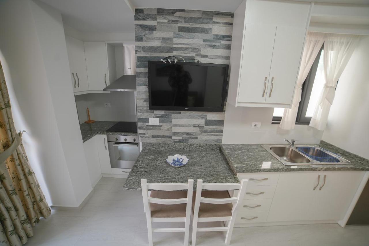 City Glow Apartments Sarandë Esterno foto