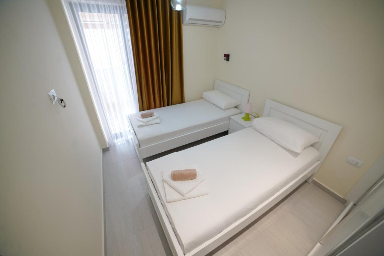 City Glow Apartments Sarandë Esterno foto