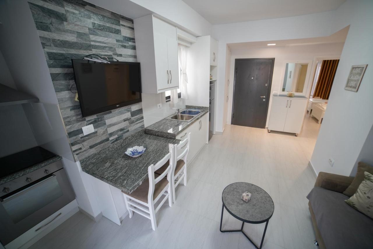 City Glow Apartments Sarandë Esterno foto