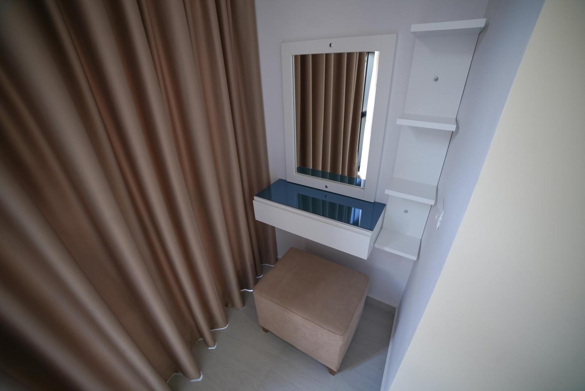 City Glow Apartments Sarandë Esterno foto