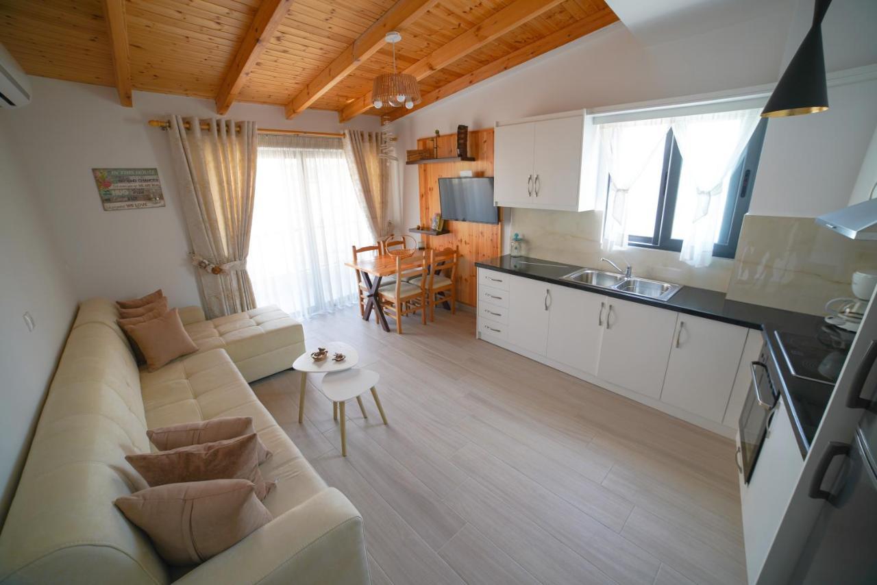 City Glow Apartments Sarandë Esterno foto