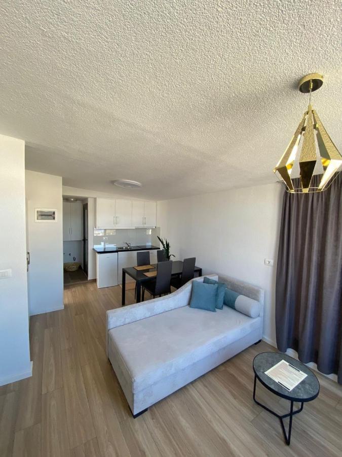 City Glow Apartments Sarandë Esterno foto