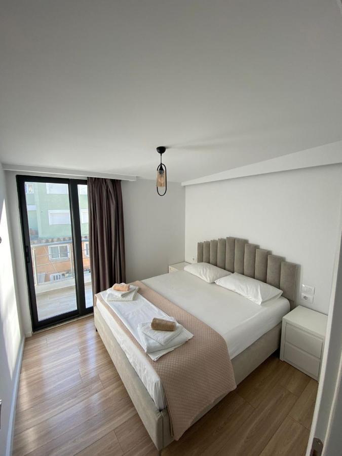 City Glow Apartments Sarandë Esterno foto