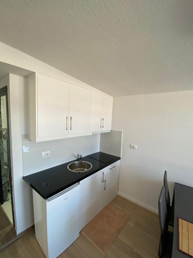 City Glow Apartments Sarandë Esterno foto